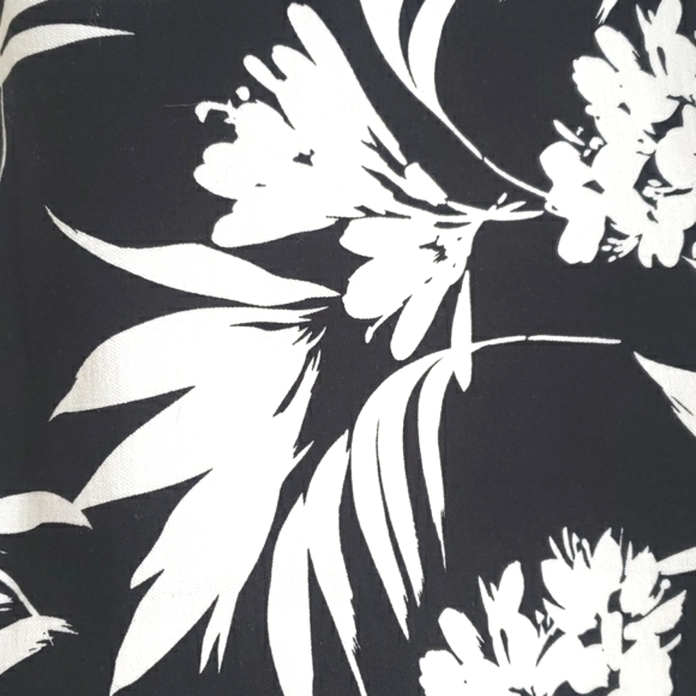 S.C. & CO. Black & White Floral Athletic Skort – Size SMALL - Picture 9 of 12